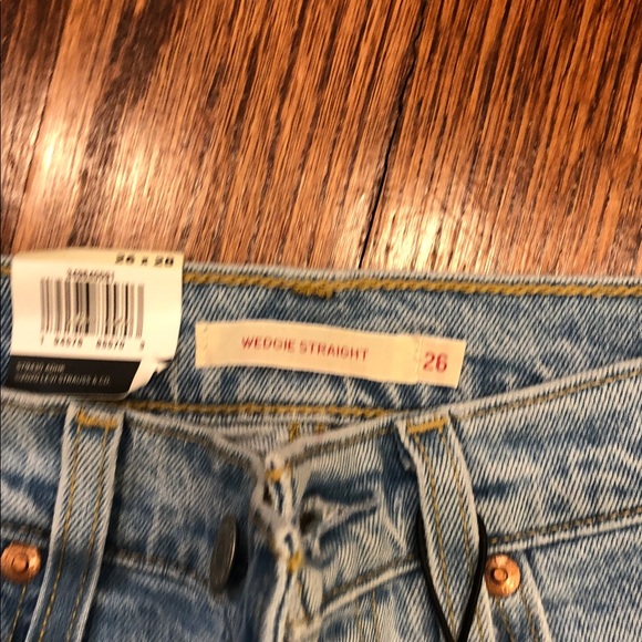 Levi's Light Blue Ripped Jeans.SZ 26. NWT - Picture 5 of 10